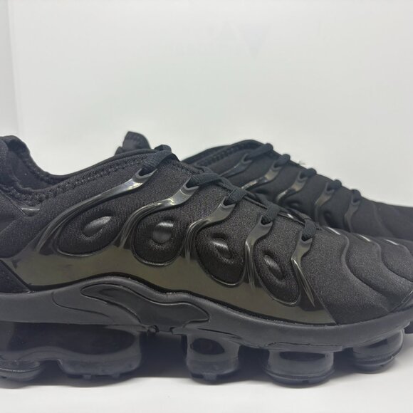 Men's Triple Black Nike Air Vapormax Plus - Picture 6 of 7